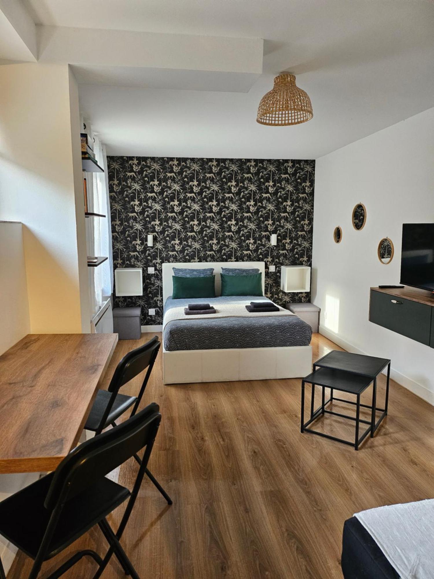 קרקסון Superbe Appt Avec Cour Et Parking Gratuit A 5Min De La Cite Medievale מראה חיצוני תמונה